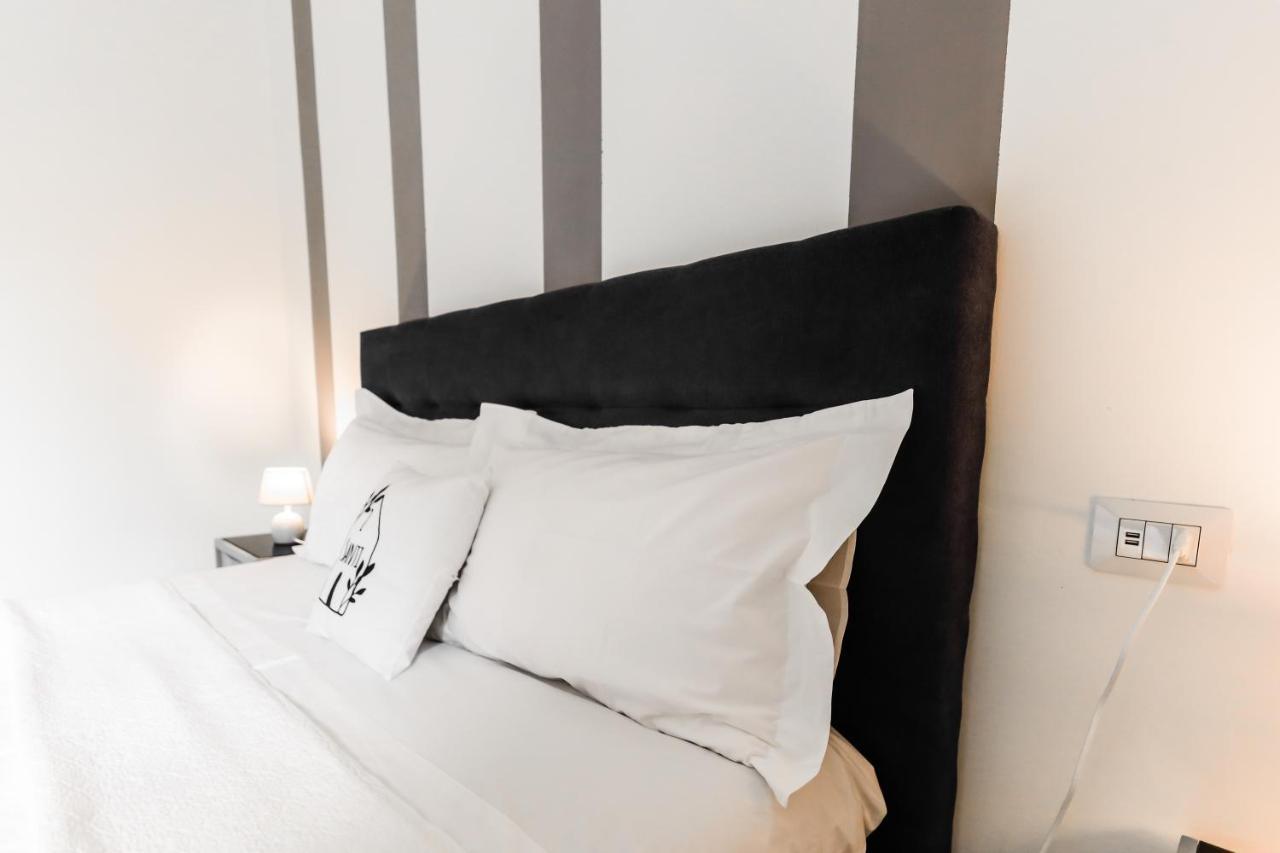 2 Santi - Suite And Rooms Lecce Buitenkant foto